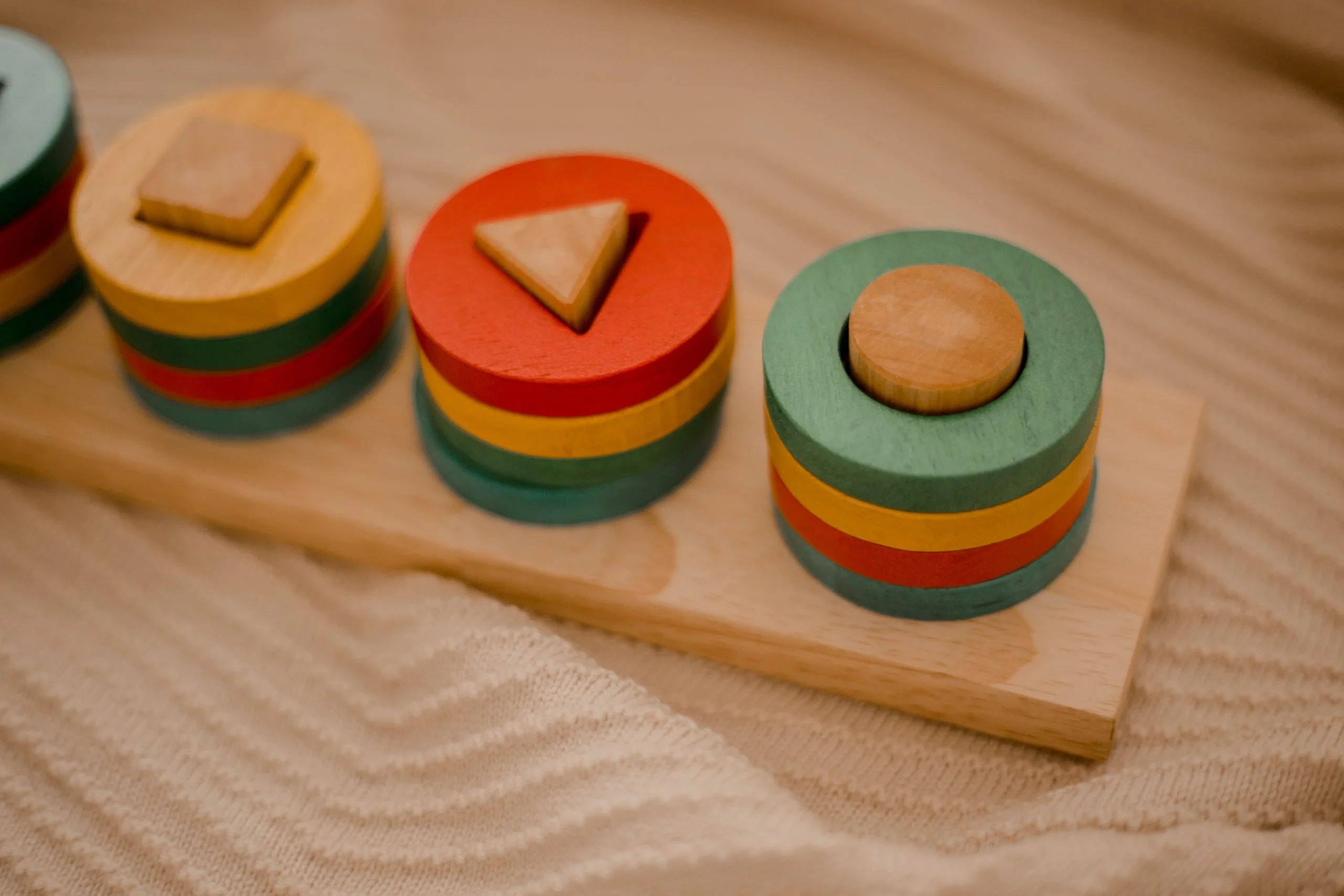 Qtoys Coloured Wooden Stacking & Sorting Ring Shapes Bar