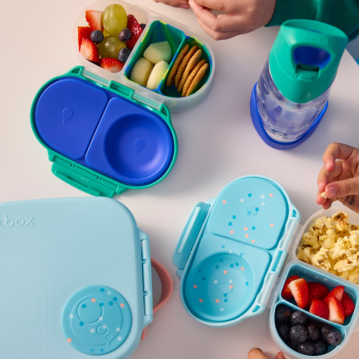 B.box Snackbox Electric Jungle 2 https://nicetribe.com.au/shop/tablewares/b-box-snackbox-electric-jungle/ 0065 260707 BBOX BTS0505 5000x.jpg