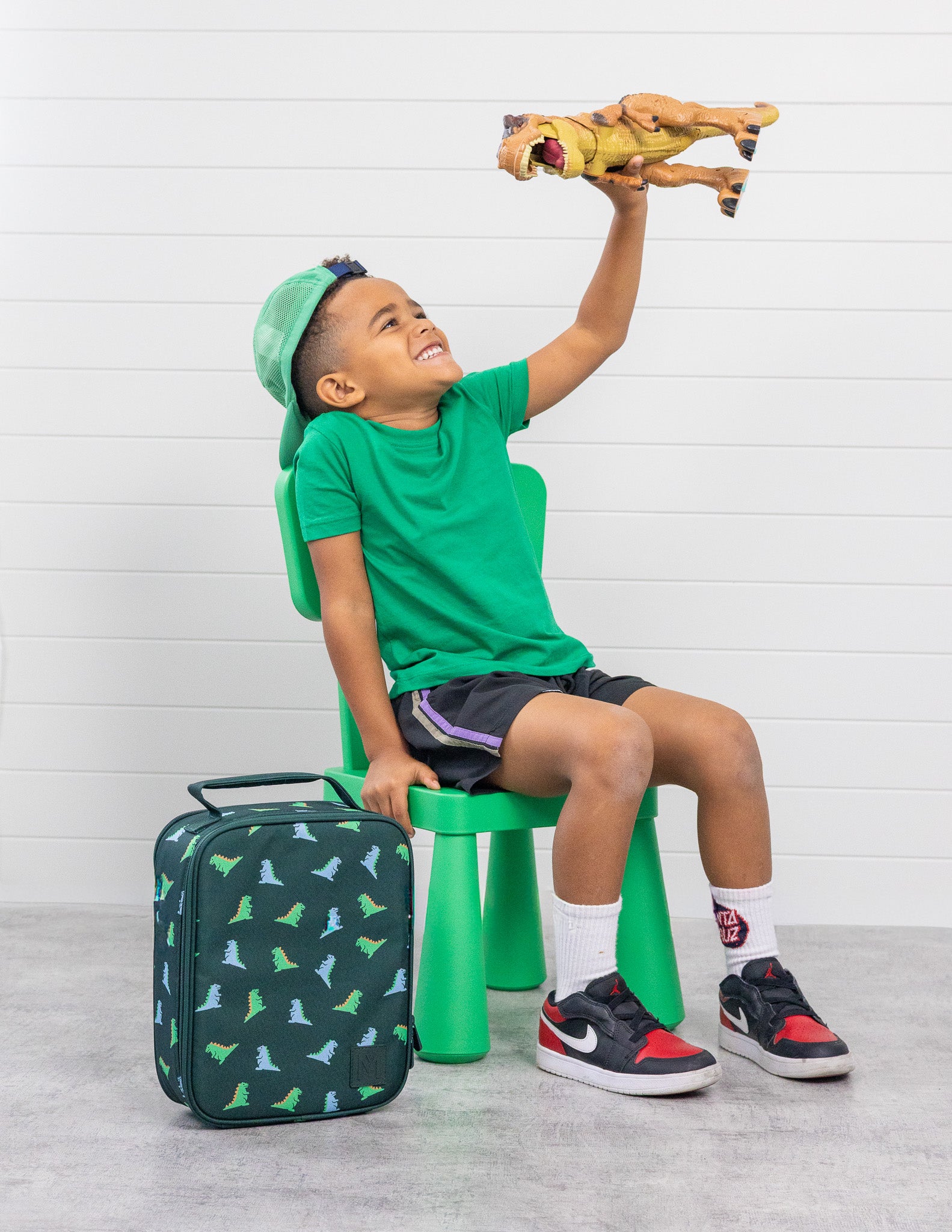 MontiiCo large lunch bag dinosaur Portrait8.jpg